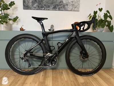 Pinarello Dogma F12 2022