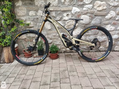 Commencal supreme dh 2020