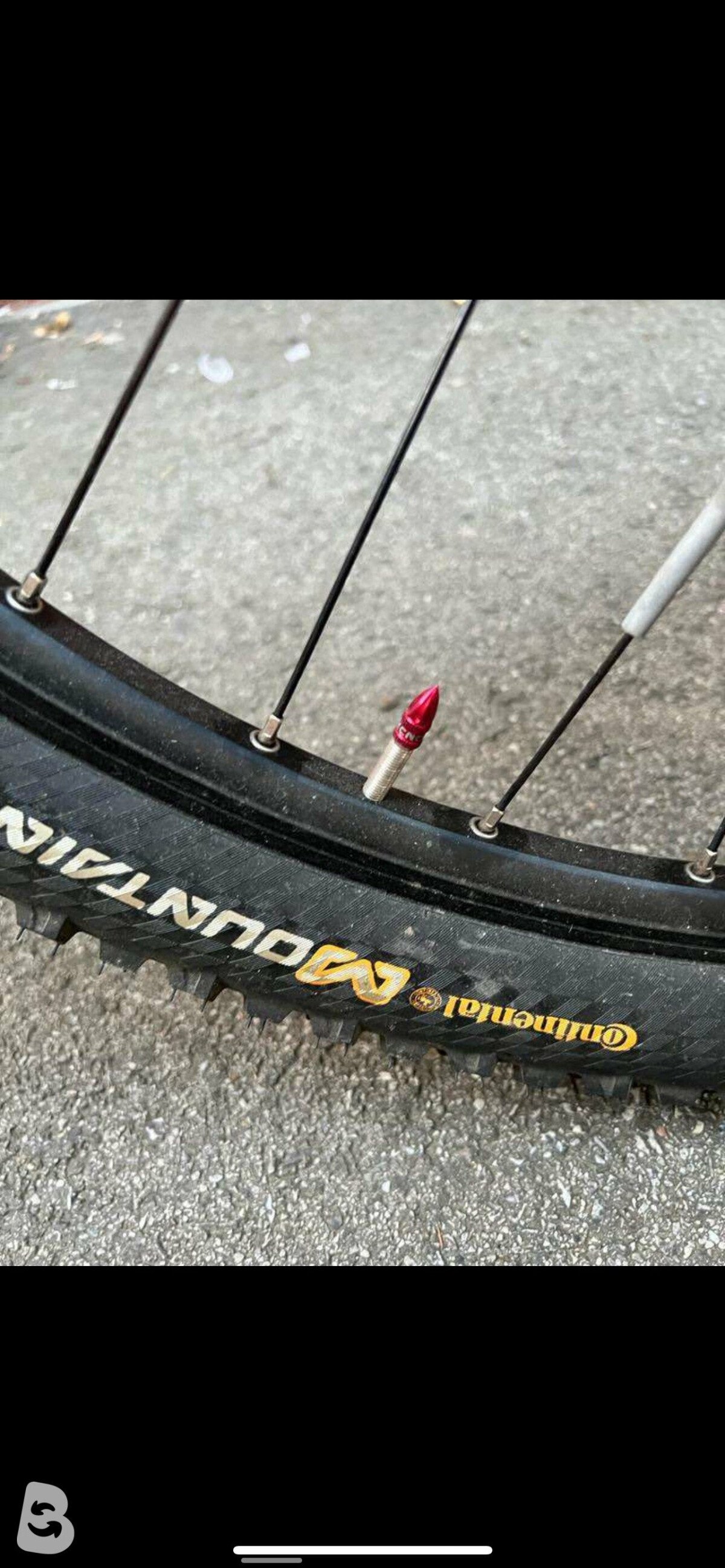 cube race one black green