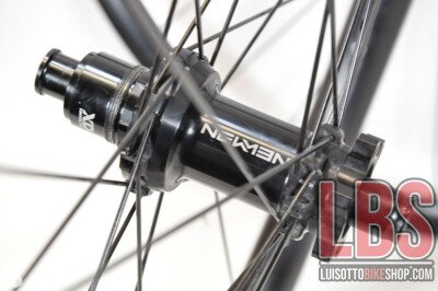 Newmen Cerchi ruote MTB Enduro Newmen 27,5 performance e mozzi evolution 30. misure mozzo 15x110 e 12x148. Canale interno 30, canale esterno 35.