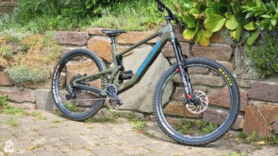 Santa Cruz Bronson V4 GX AXS SRAM Race Face Fox. Rock Shox 2023