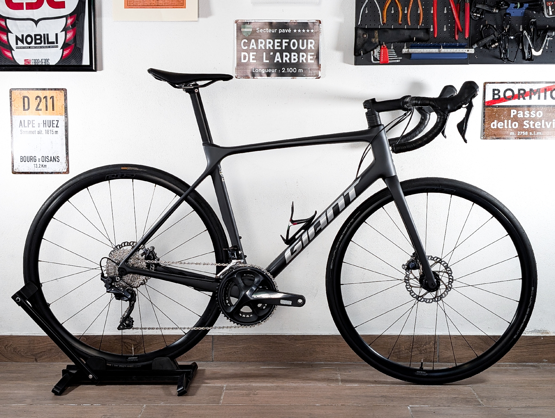 Giant TCR Advanced 1 Disc KOM 2021