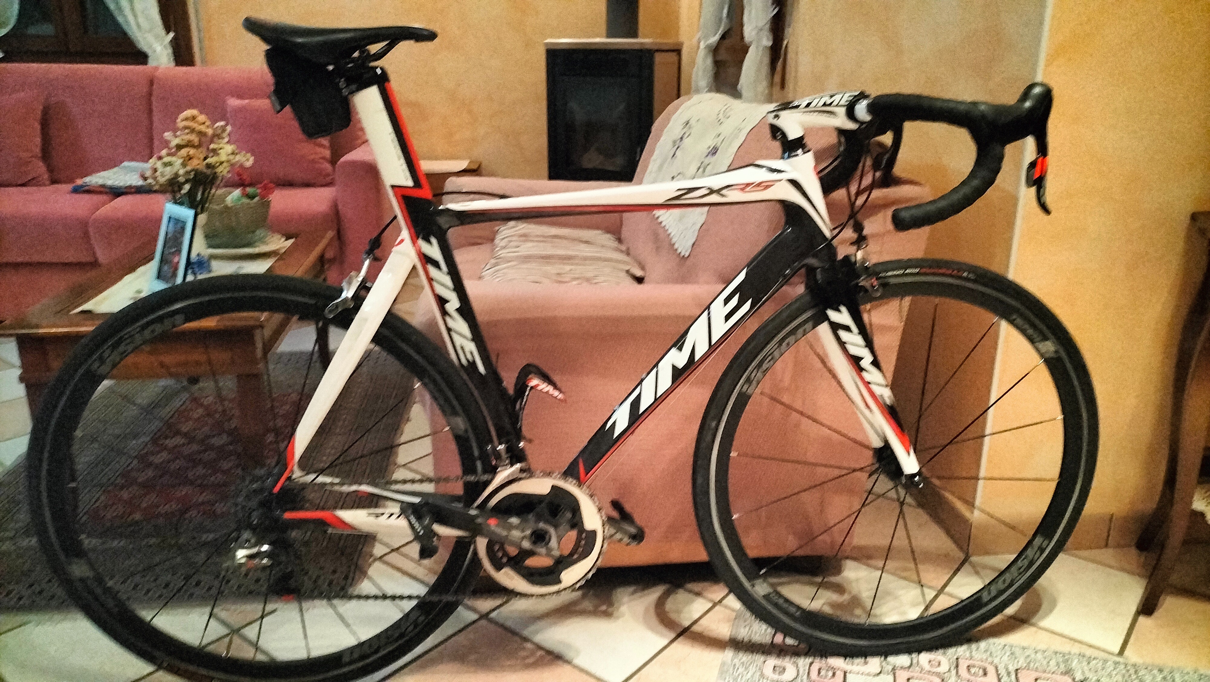 WPTポーカーテーブル Amazon.co.jp: ノーブランド品 6人用ポーカーテーブルWPT