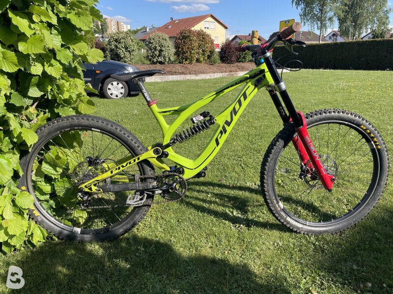 Pivot Phoenix Saint used