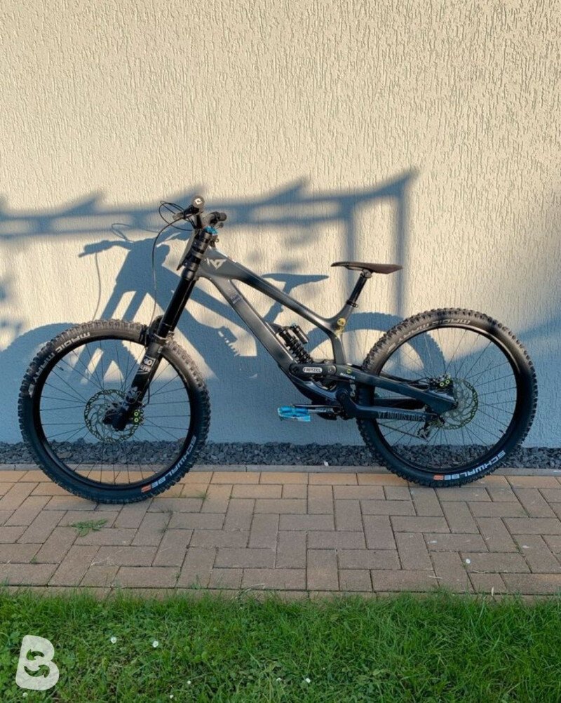 Downhill Racing Dh Bike YT Industries Tues CF Pro 2019 Used