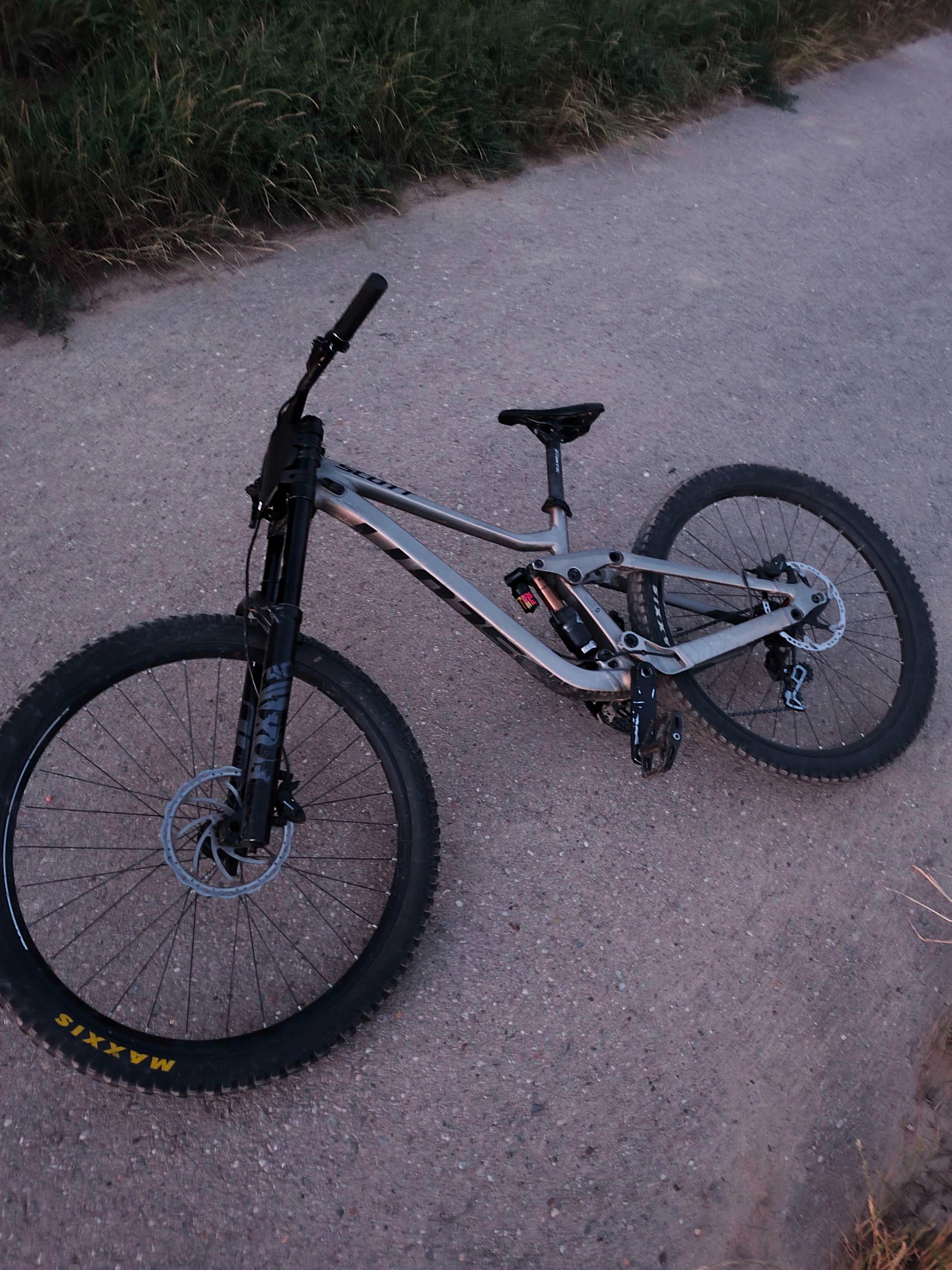 SCOTT GAMBLER 920 完成車　Mサイズ　FOX factoryサス Scott Gambler 920 - Bicycle Outfitters | Grand Junction and