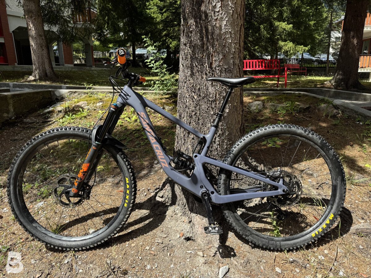 2021 Santa Cruz Hightower Grey Santa Cruz Megatower XT Coil