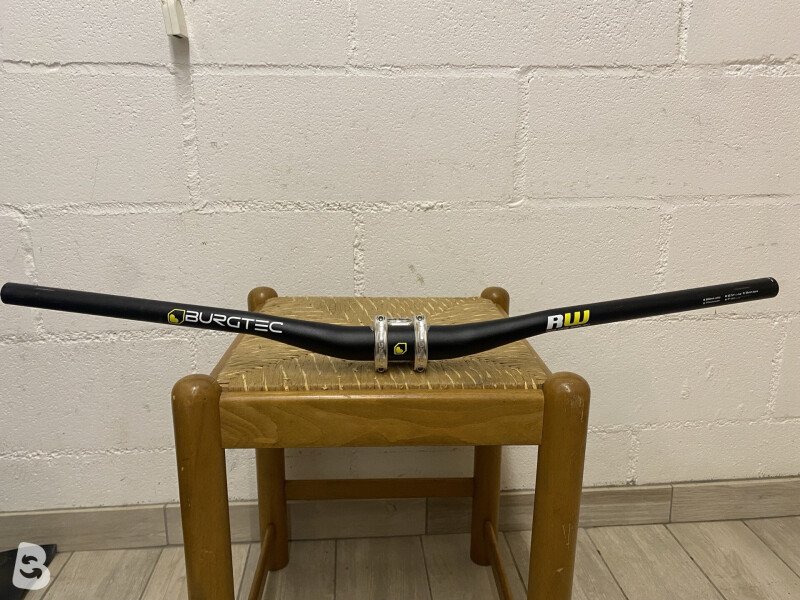 未使用Φ35㎜BURGTEC RIDE WIDE CARBON ENDURO 未使用Φ35