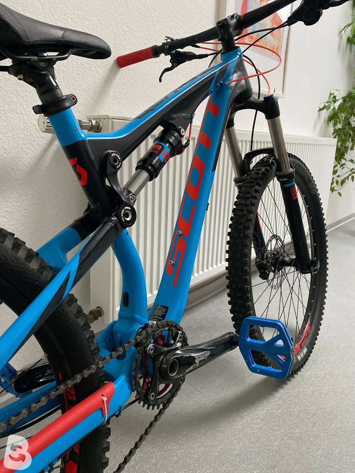 gt men's aggressor pro mountain bike weight