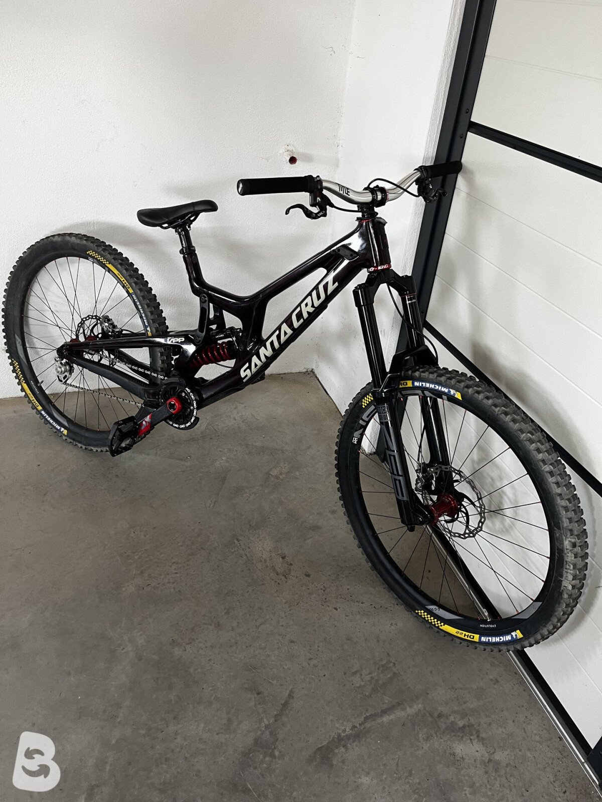自転車本体 Santa Cruz v10 santa-cruz-v10-carbon-cc-x01-