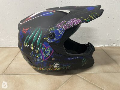 Sarari casco 2024