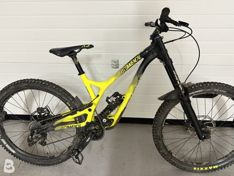 Bike Commencal Commencal Furious 2016 Commencal Supreme DH Race