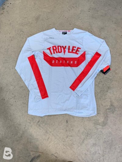 Troy Lee Designs skyline air 2025