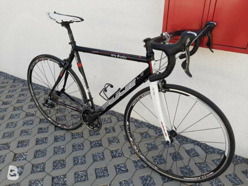 Fuji sale roubaix bike