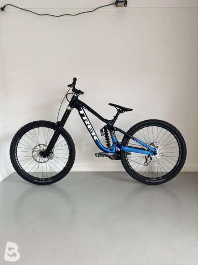 Downhill bikes: buy used & new | Bikeflip