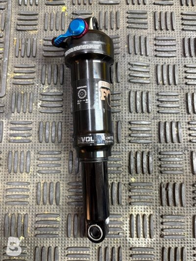 Fox Float Rhythm, Evol LV, 210x55mm, 2 Position 2026