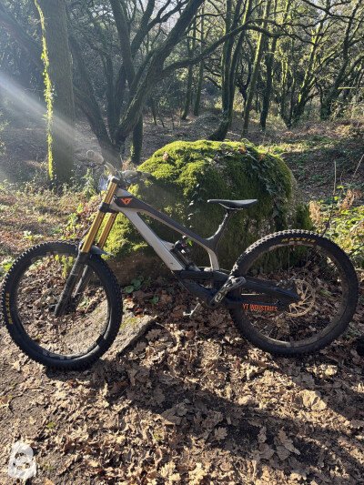 Downhill bikes: buy used & new | Bikeflip