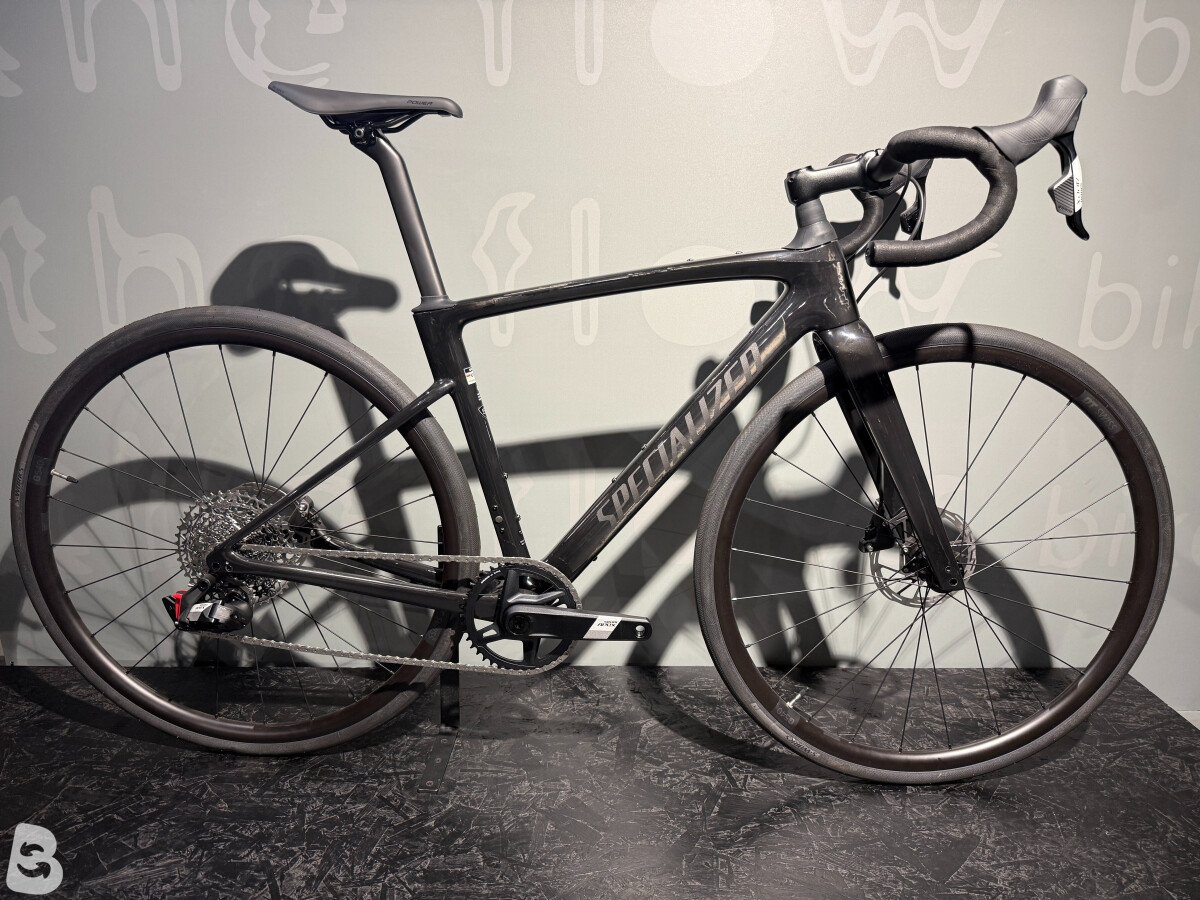 Specialized Roubaix SL8 Sport APEX 2025 used Specialized Roubaix SL8 Sport APEX 2025 used