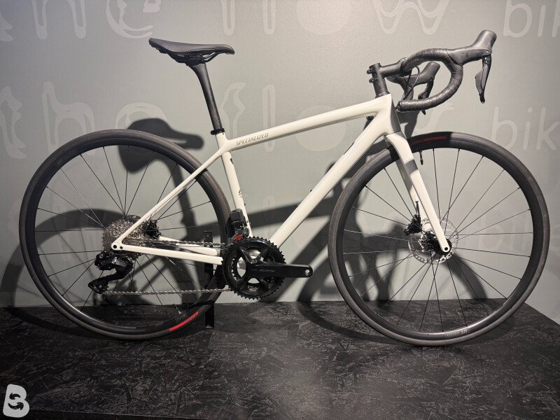 Specialized Aethos Comp Shimano 105 Di2 2025 used