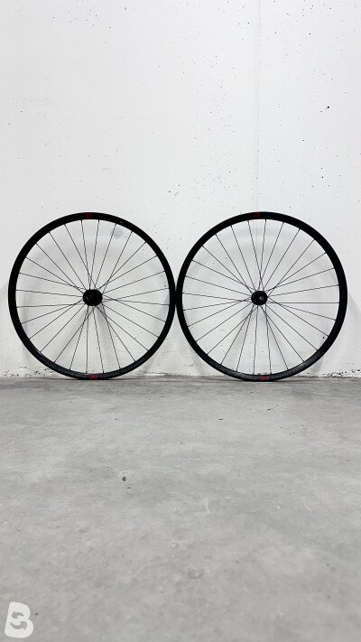 Fulcrum Rapid Red 900