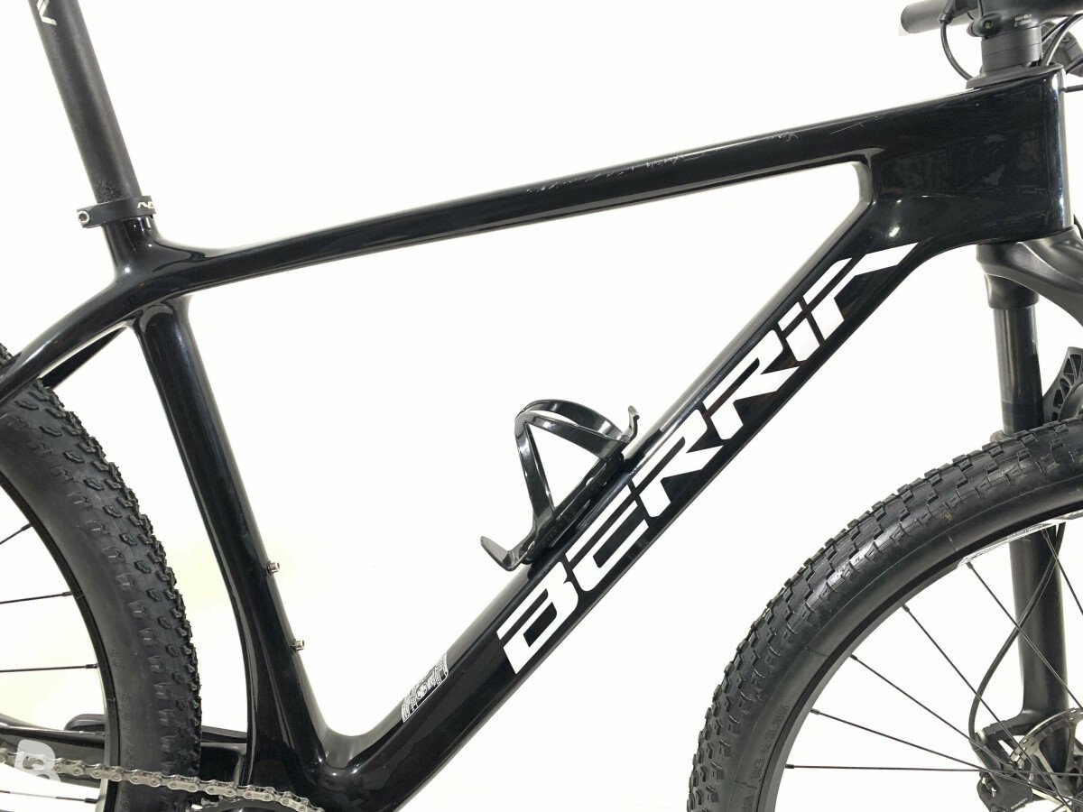 Berria Bravo Carbon used