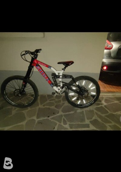 Downhill bikes: buy used & new | Bikeflip