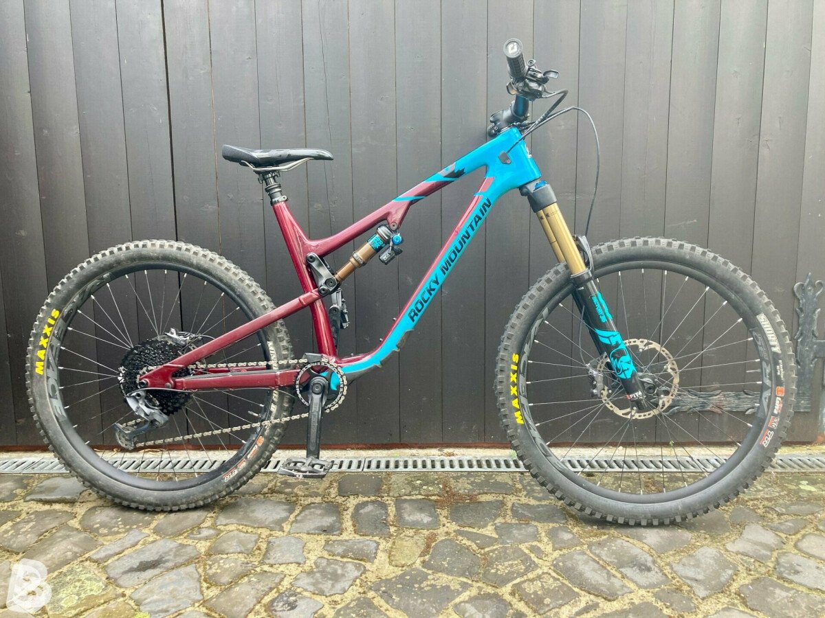 2018 rocky best sale mountain bikes