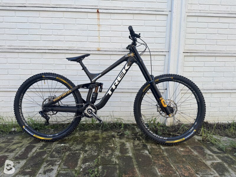 Downhill bikes: buy used & new | Bikeflip