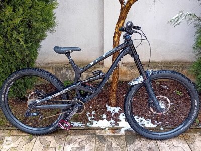 Downhill bikes: buy used & new | Bikeflip