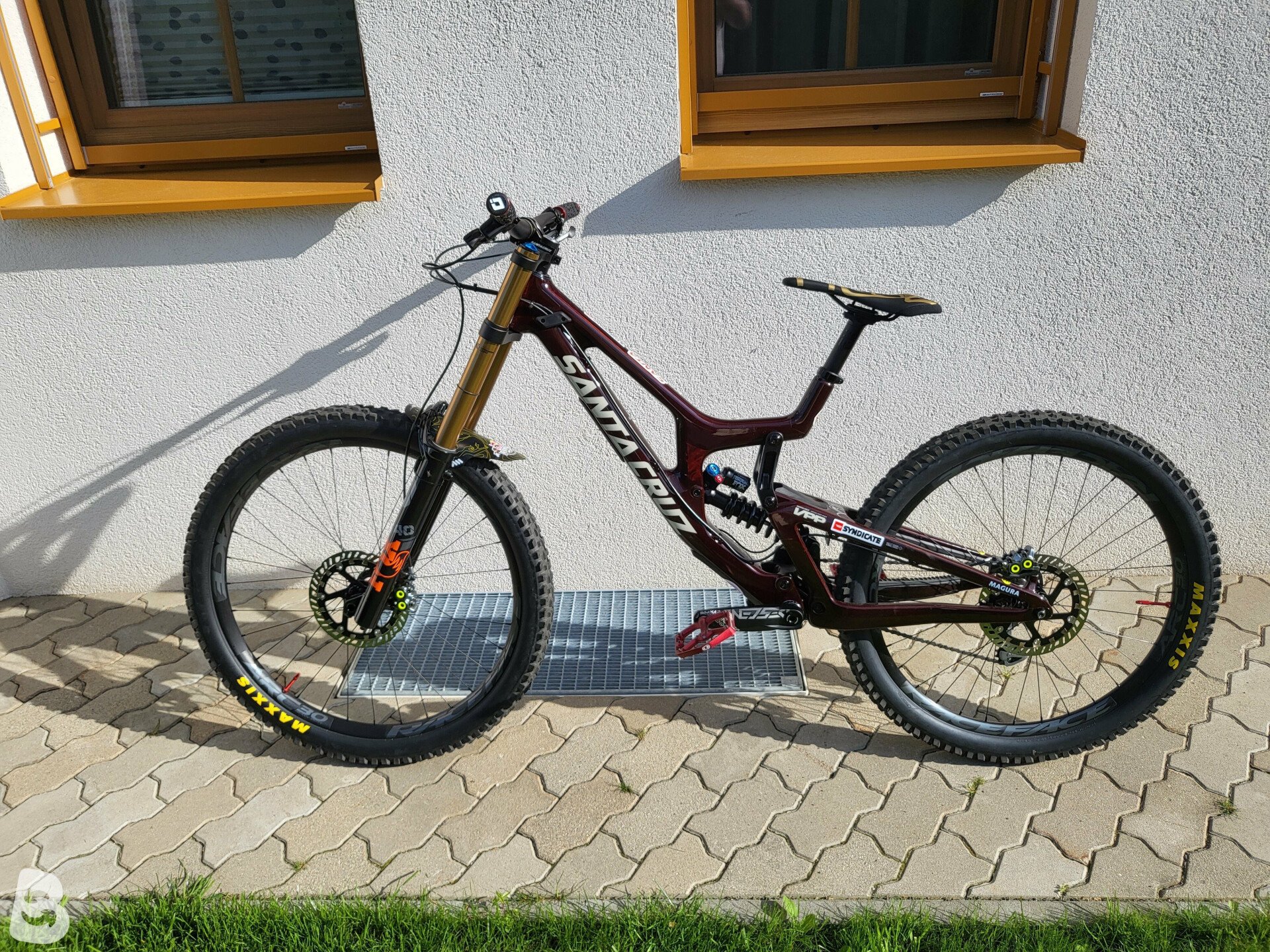 Santa Cruz V10 S MX Carbon 2022 used