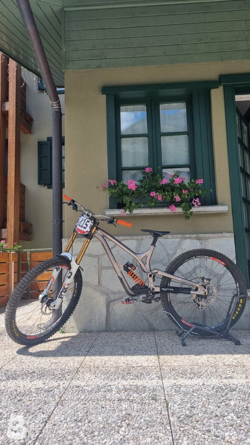 commencal supreme 2021