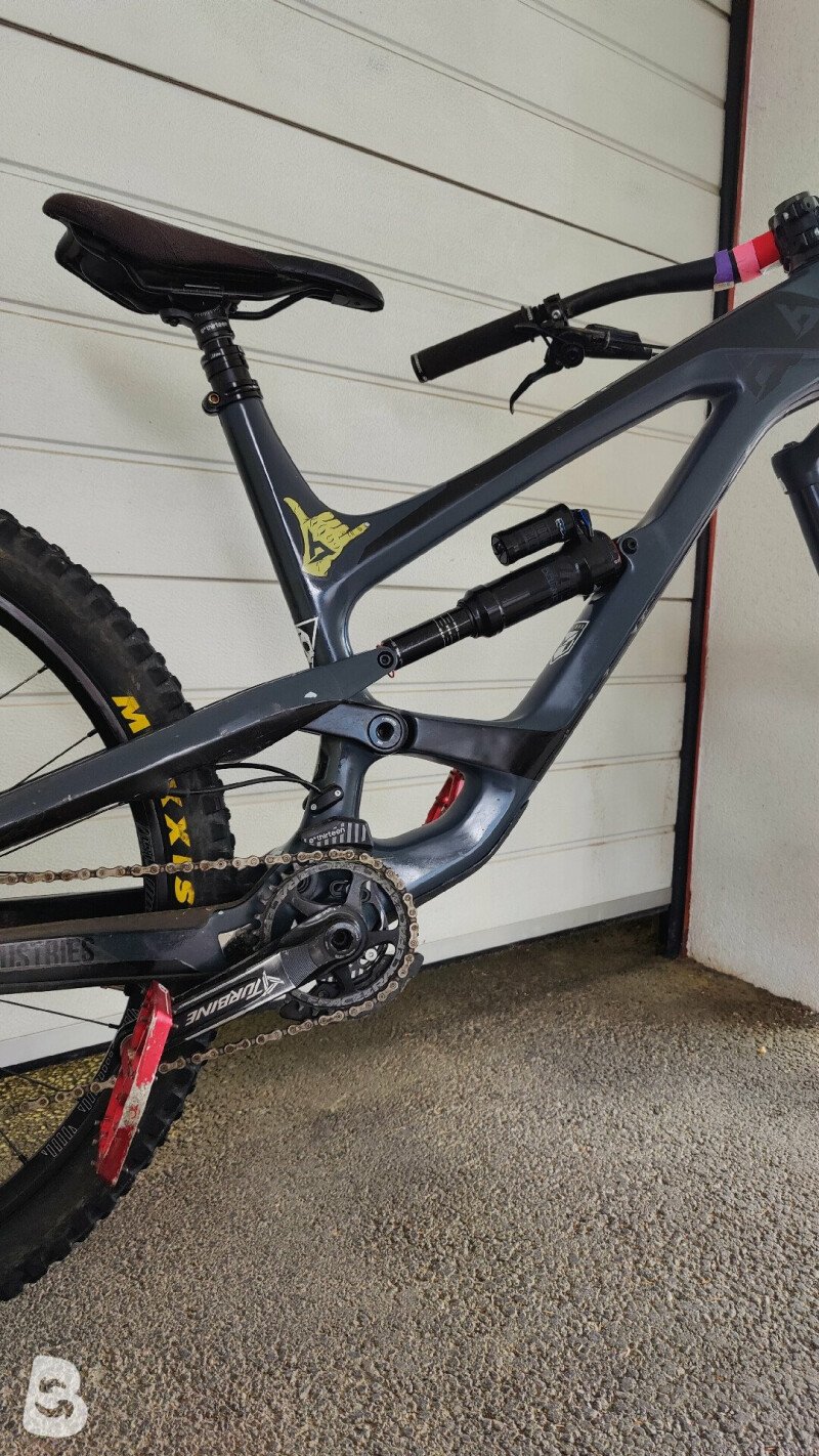 Yt Industries Capra Cf Used