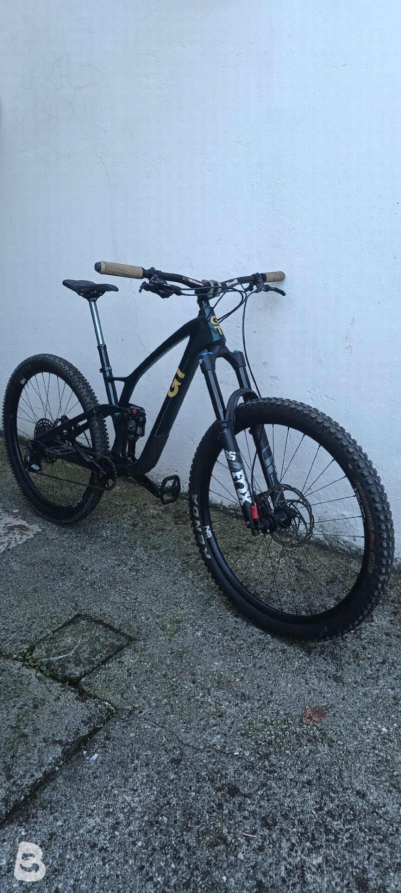 GT Sensor Carbon Elite 2023 used
