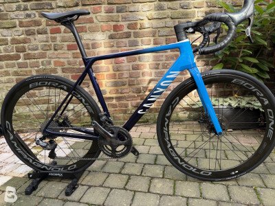 Canyon Ultimate CF SLX Disc 9.0 Team Movistar 2020