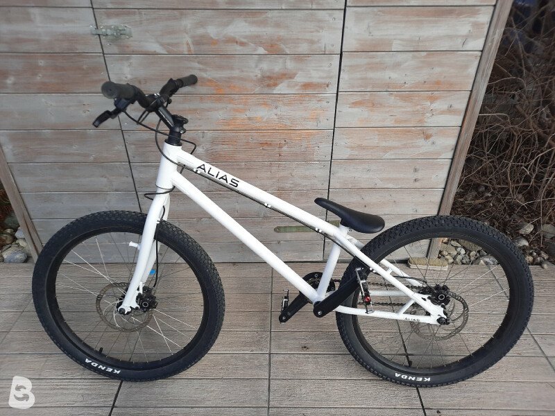 Alias Street Trial Bike 2022 used