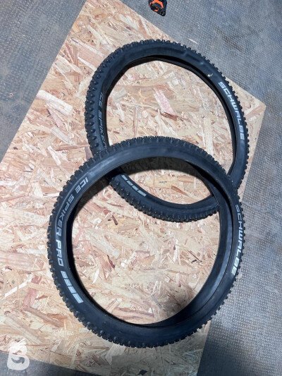 Schwalbe ICE SPIKER PRO