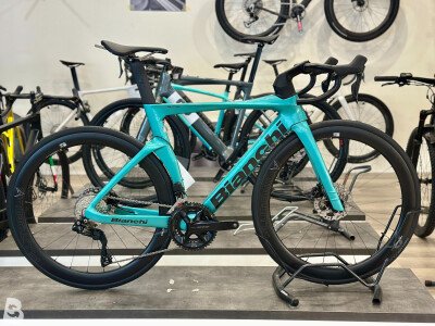 Bianchi OLTRE COMP 105 Di2 2026