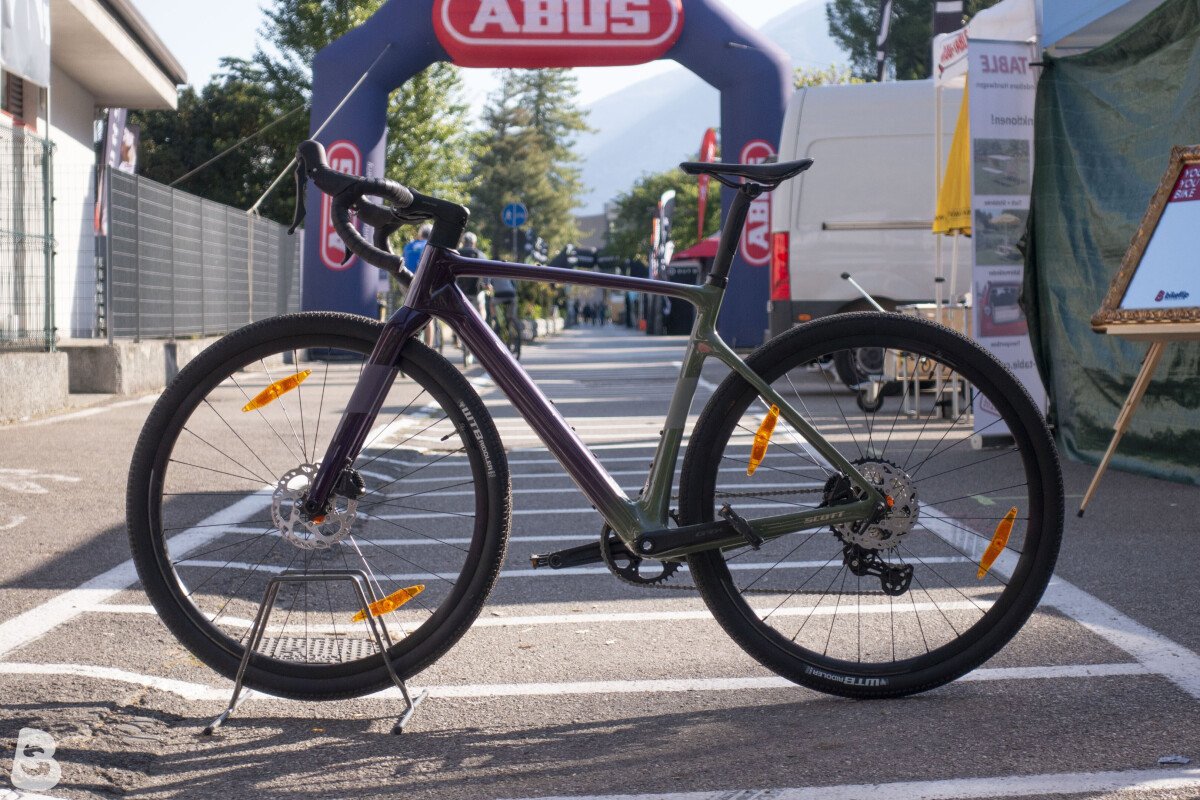 Scott ADDICT 40 GRAVEL OLIVINE GREEN BLACKBARRY PURPLE 2025 used