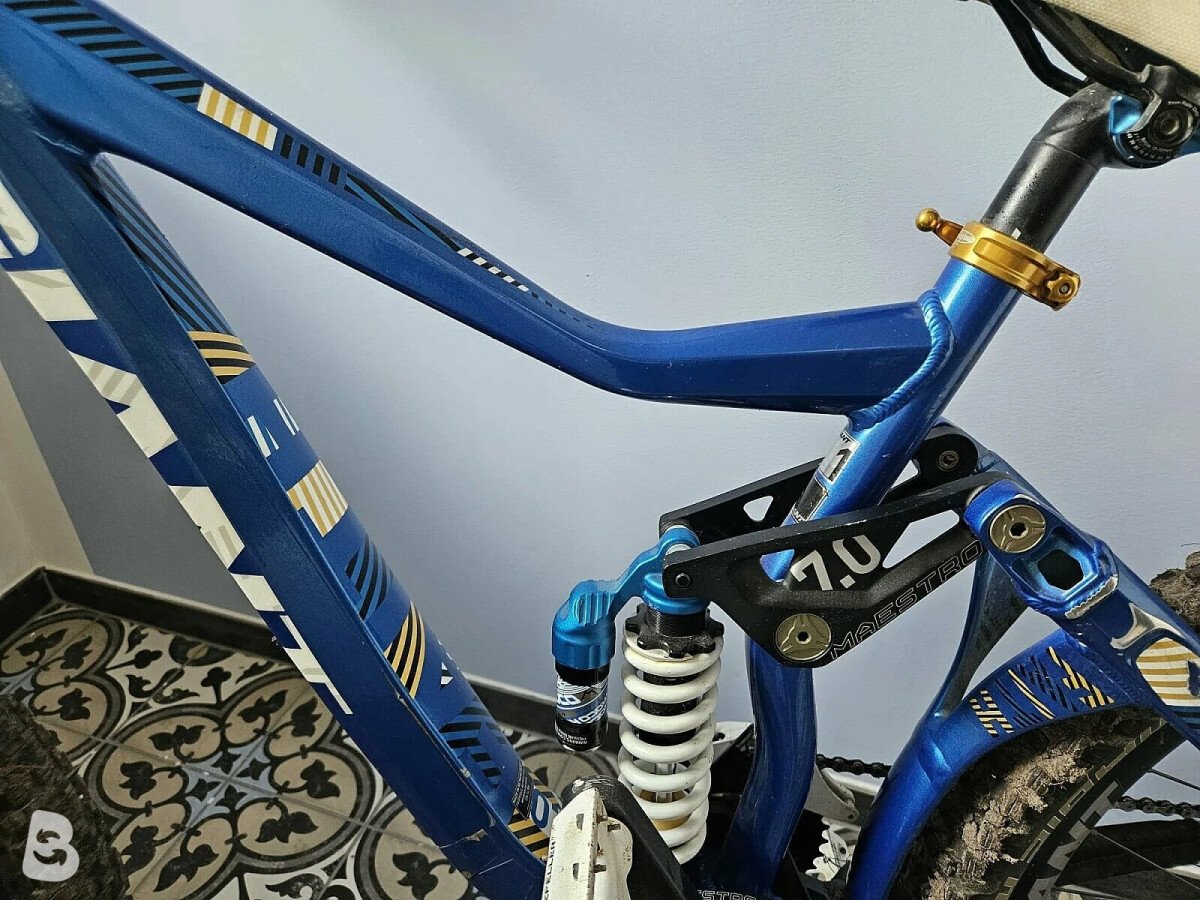 Giant faith hot sale mountain bike