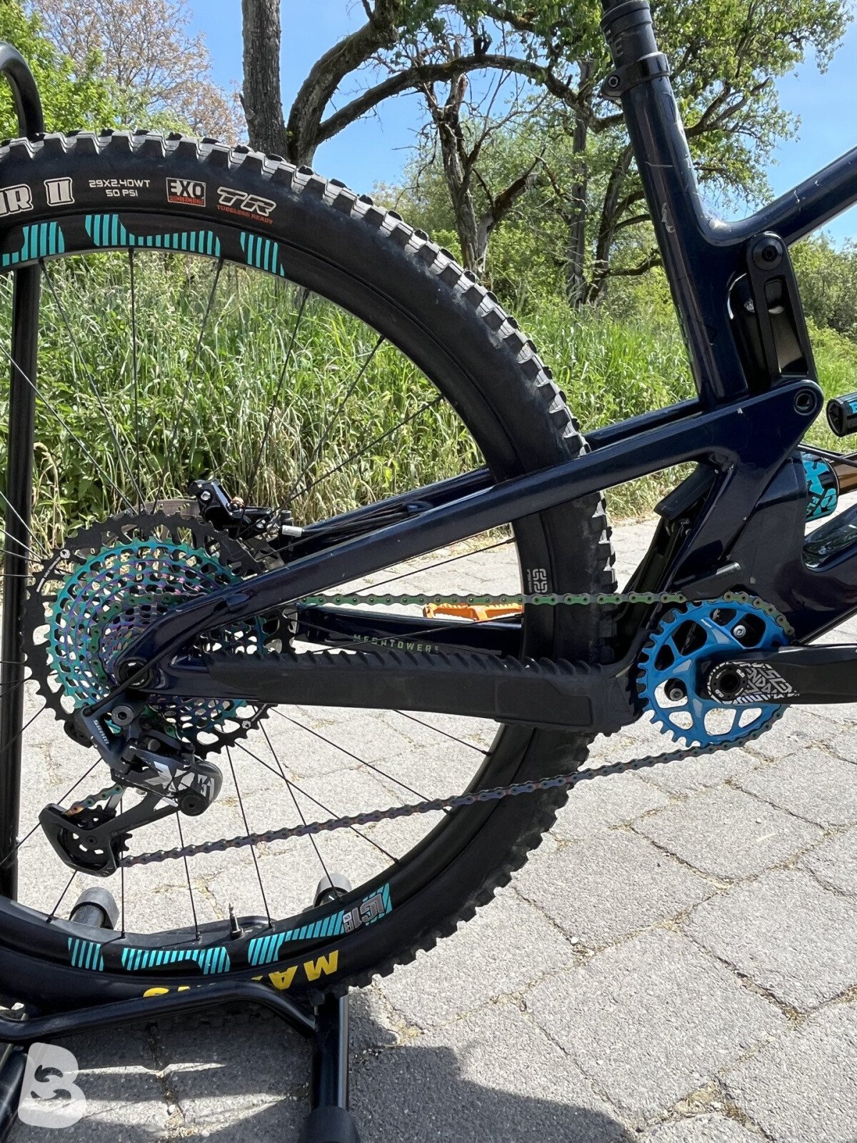 Santa Cruz Megatower V2 2023 used