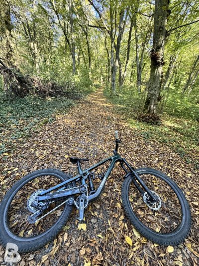 Trek slash gen 6 9.8 high pivot 2025