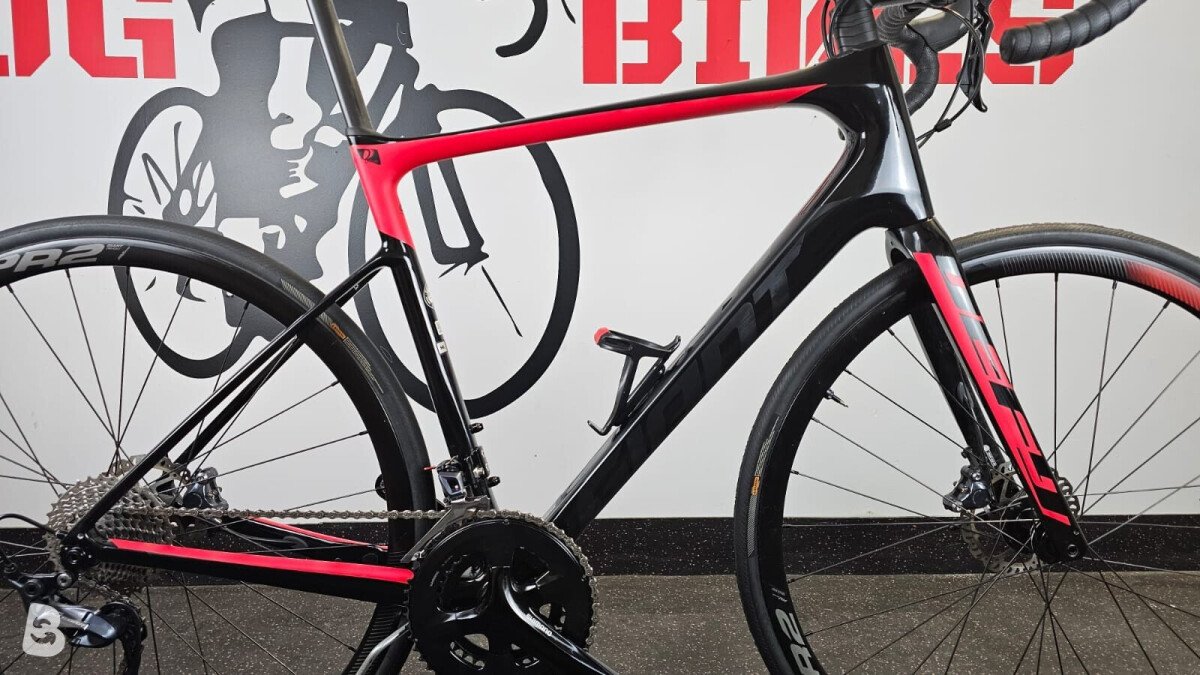 giant defy road bicycle 2025 ADVANCED 1 BIKE performance road bike Defy Advanced 0