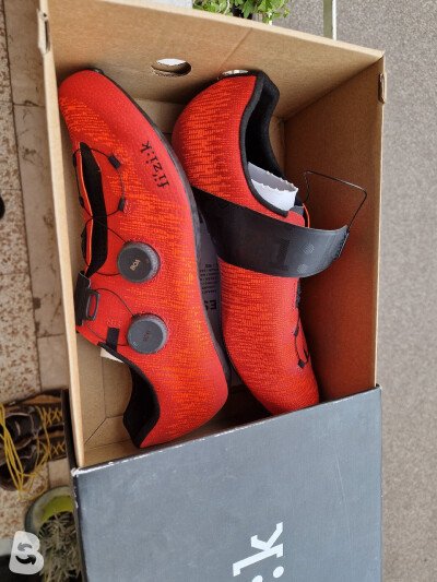 Fizik Vento infinito Carbon 2024