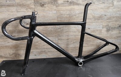 Schmolke Carbon Aerrow SL "Black Edition" (Sonderlackierung) 2025