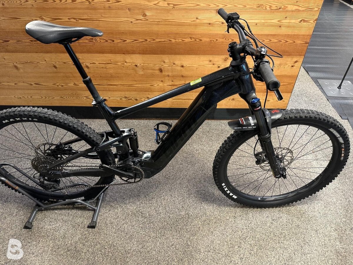 enclosed electric bicycle ENVO Veemo SE  The Bicycle Store