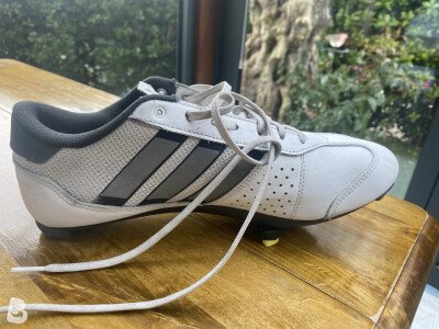 Adidas Heritage road 2025