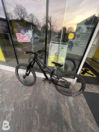 Commencal  AM 27.5.{早稲田大学付近での引き取りのみ} Commencal bicycles: buy used & new | Bikeflip