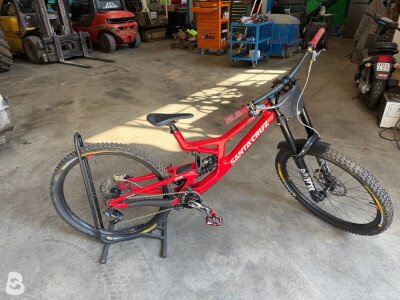 Santa Cruz V10 2024