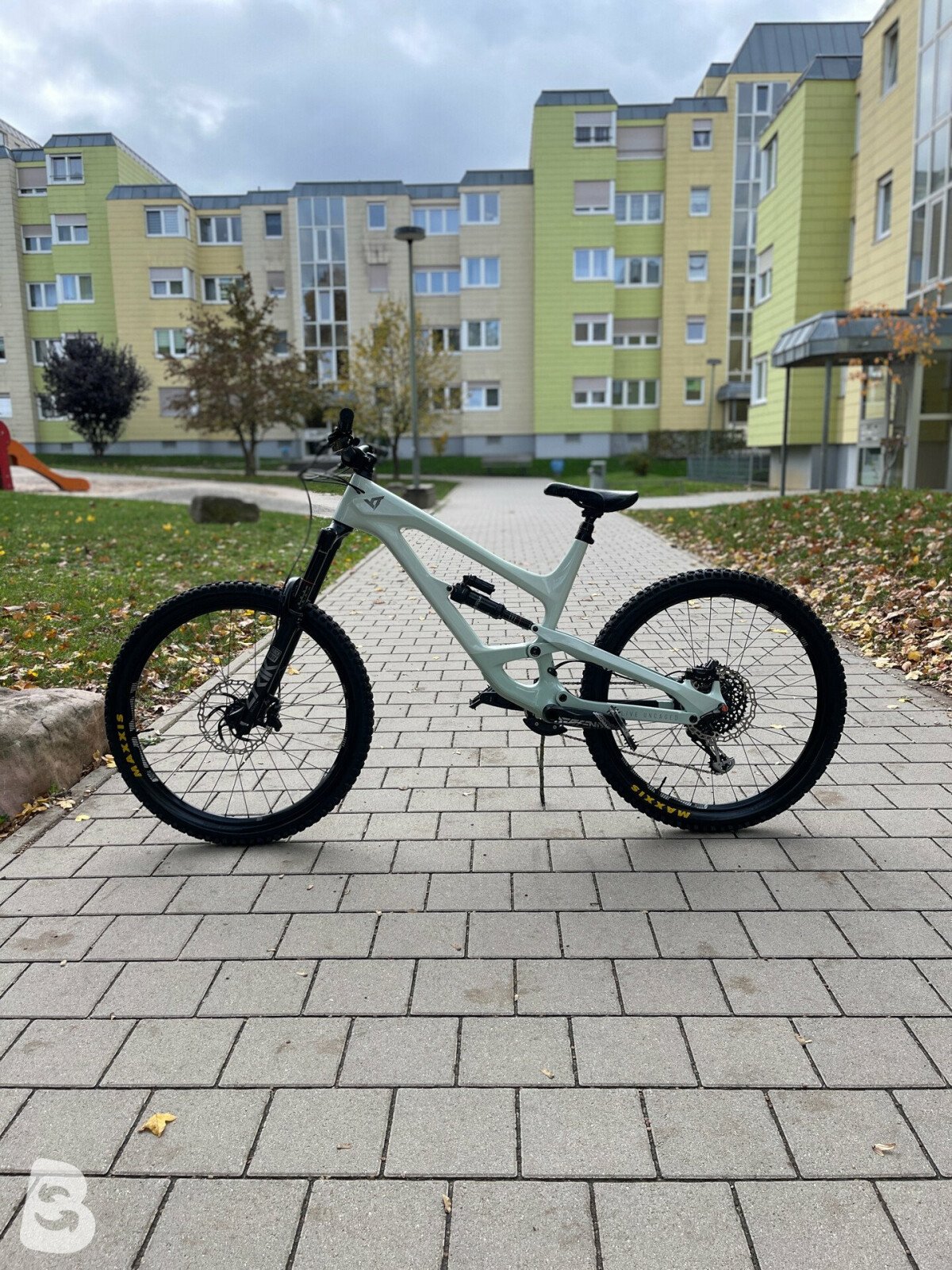 Yt capra ghost online ship green