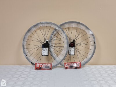 Stans Notubes Crest Carbon CB7 29" 15x100 and 12x142 Shimano HG Wheelset